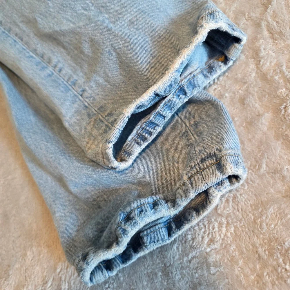 Abercrombie & Fitch Sz 30 10R The 90s Straight Ultra High Rise Distressed Jeans